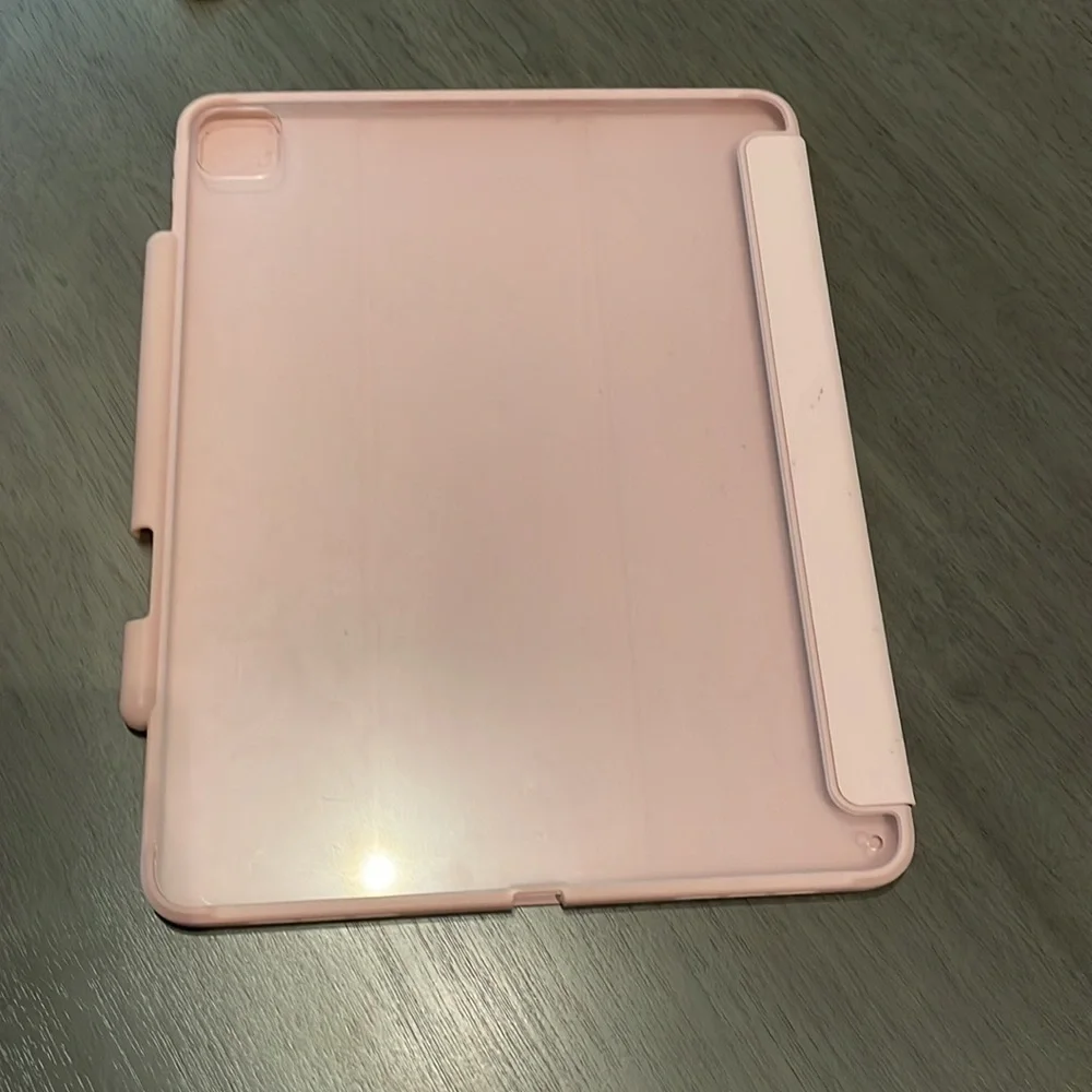 iPad Pro 12.9 inch case with Apple Pencil holder